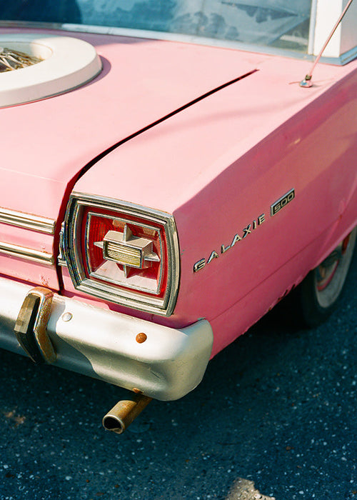 Vintage bil rosa affisch