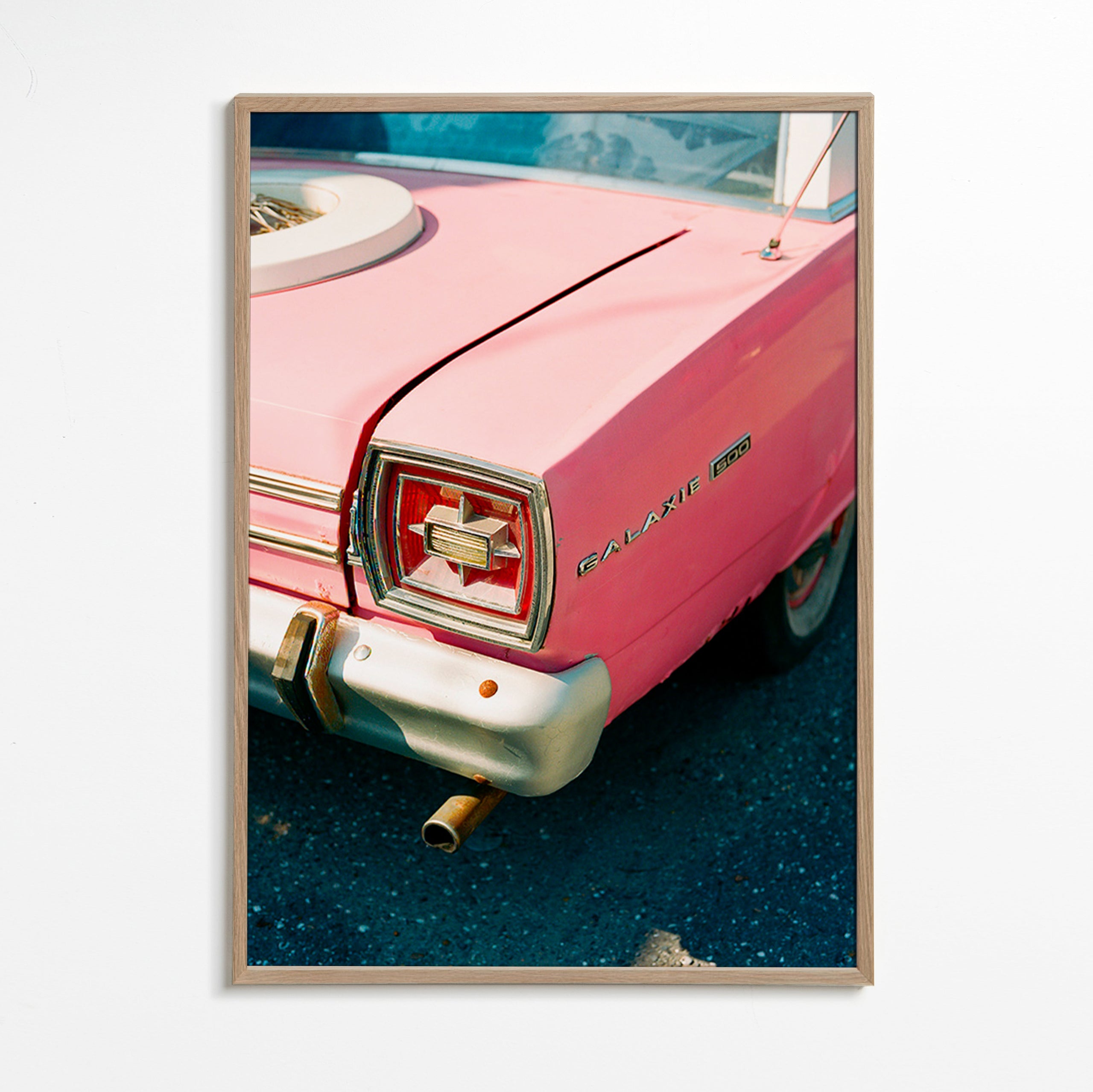 Vintage bil rosa affisch – Oak Frame