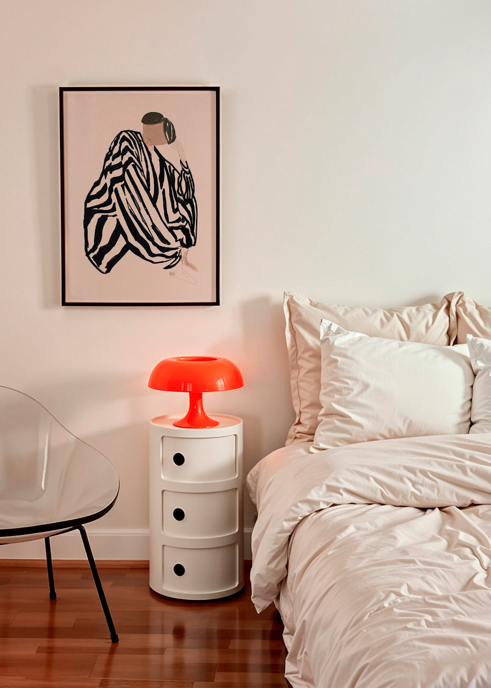 Illustration kvinnlig figur med grafiska ränder – Product1