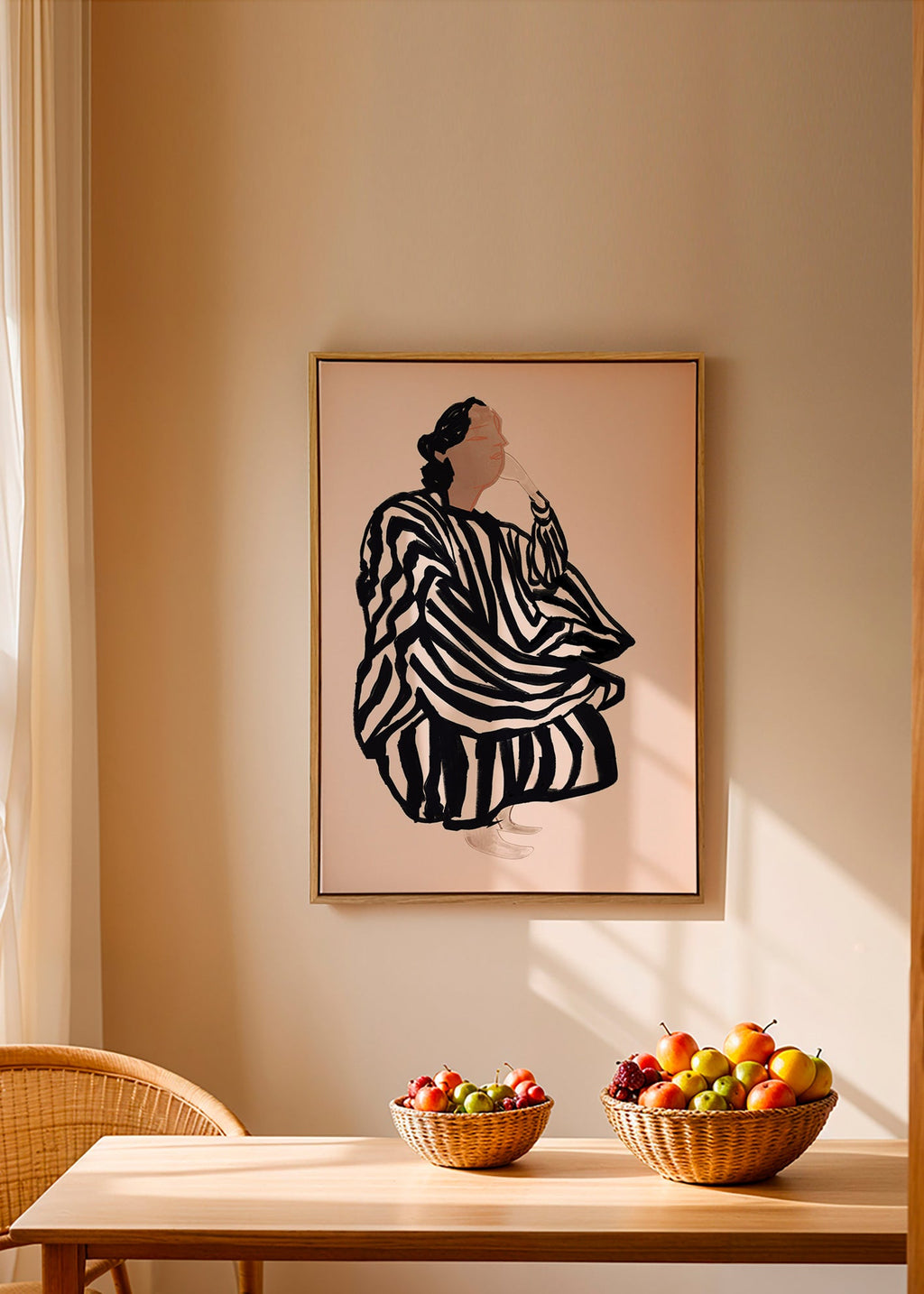 Illustration av kvinnlig figur med grafiska ränder – Canvas1