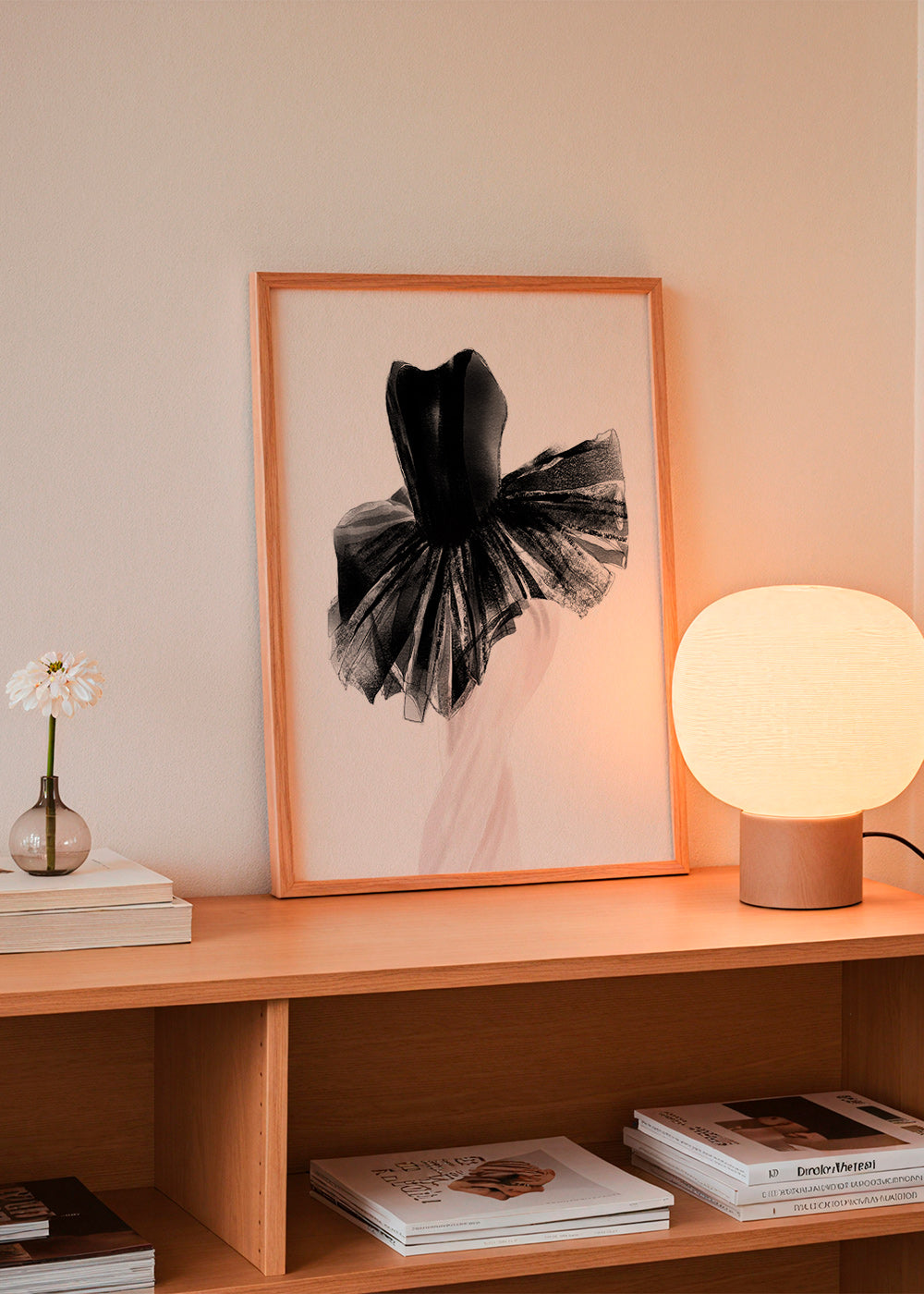 Fotografi av ballerina i svart tutu – Product1