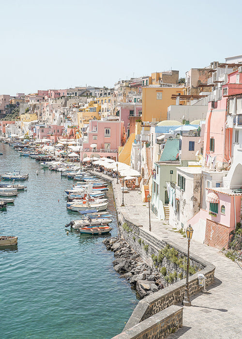 Reseaffisch Procida hamn i pastellfärger
