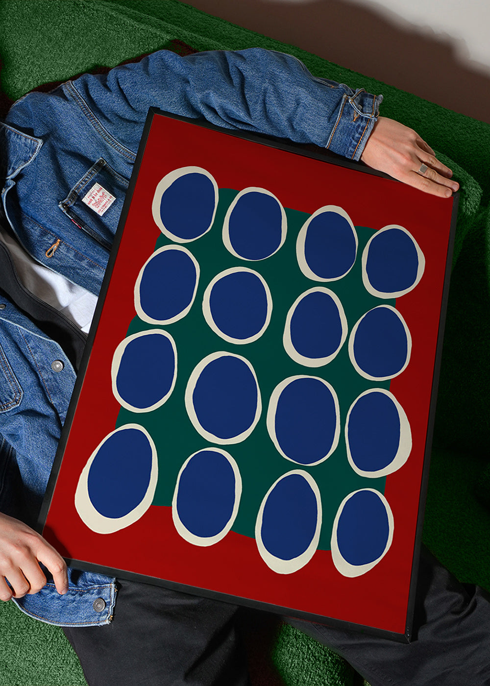 Geometrisk tavla med blå ovaler och grönt fält – Product2