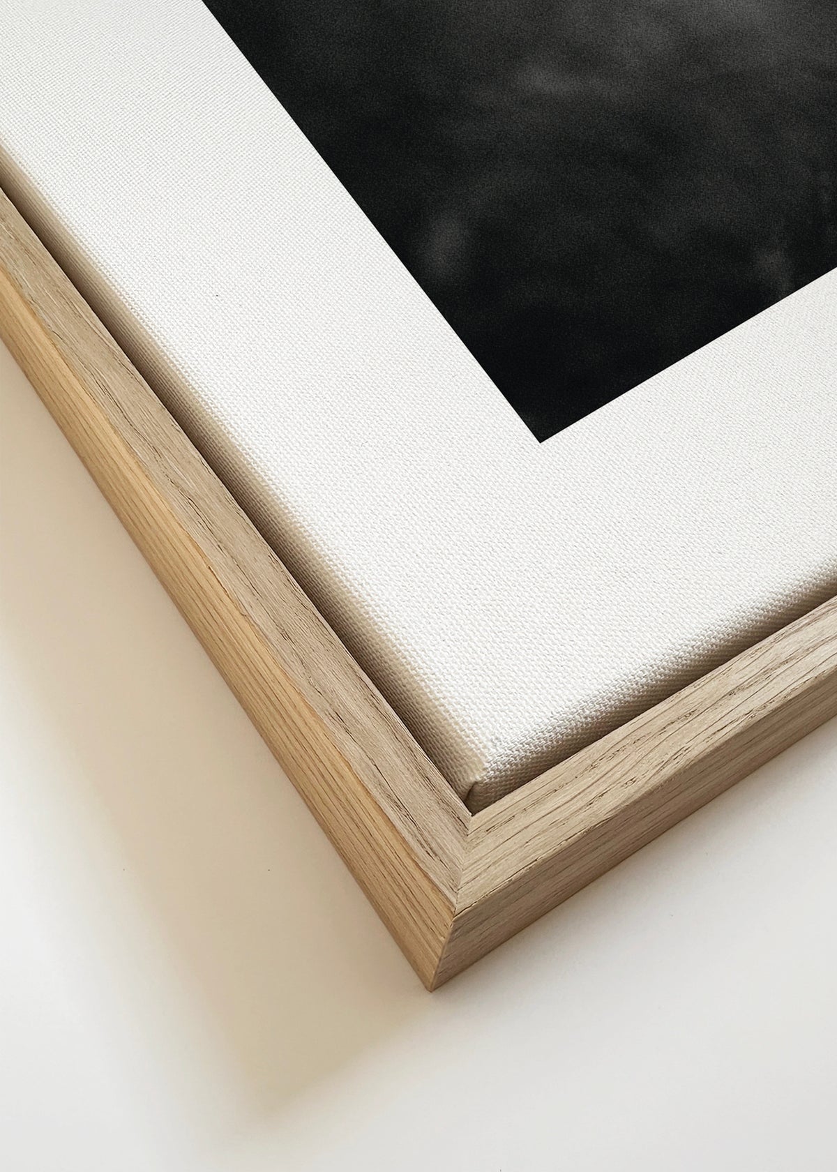 Regal - Framed canvas detail