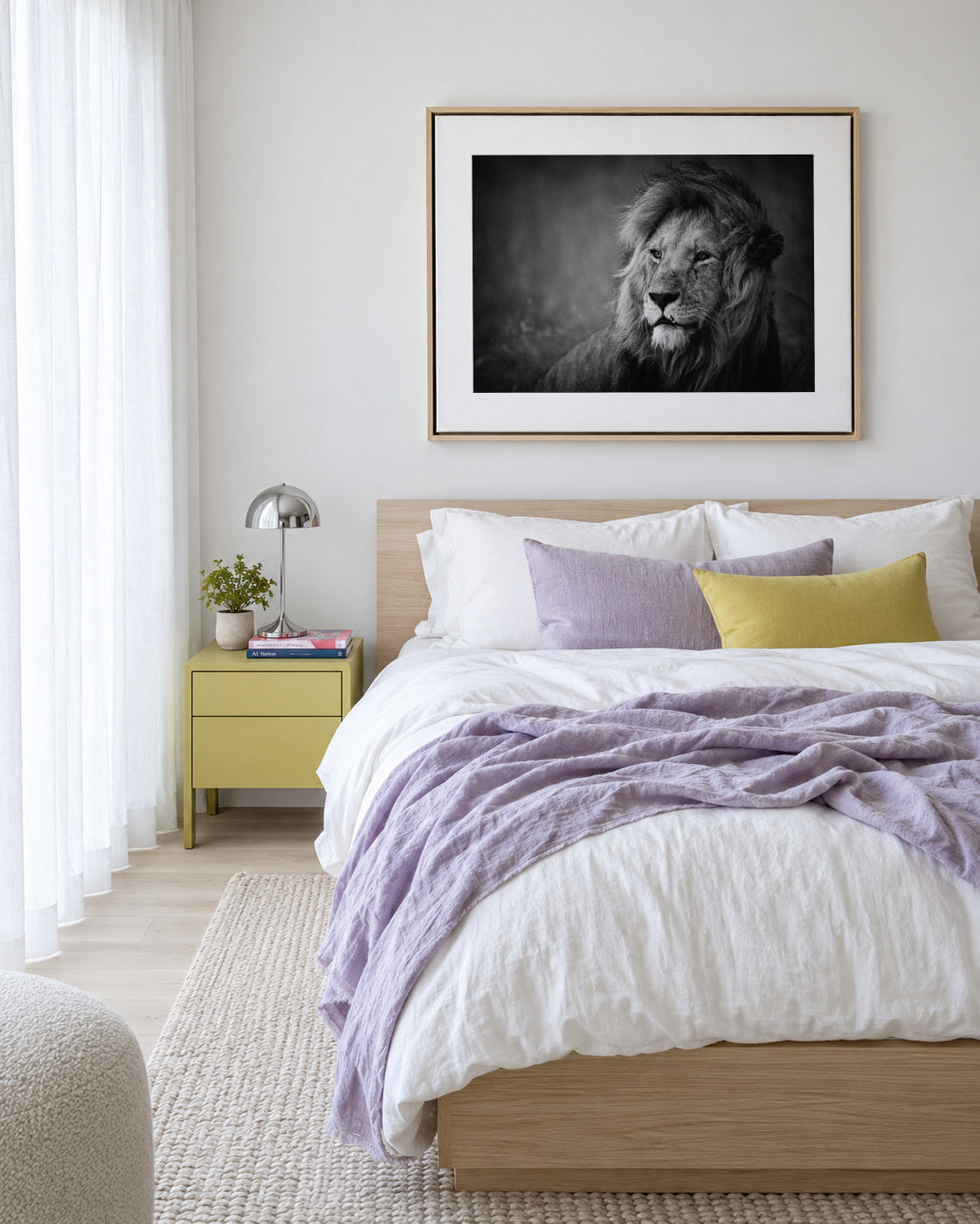 Regal - Framed canvas in an interior