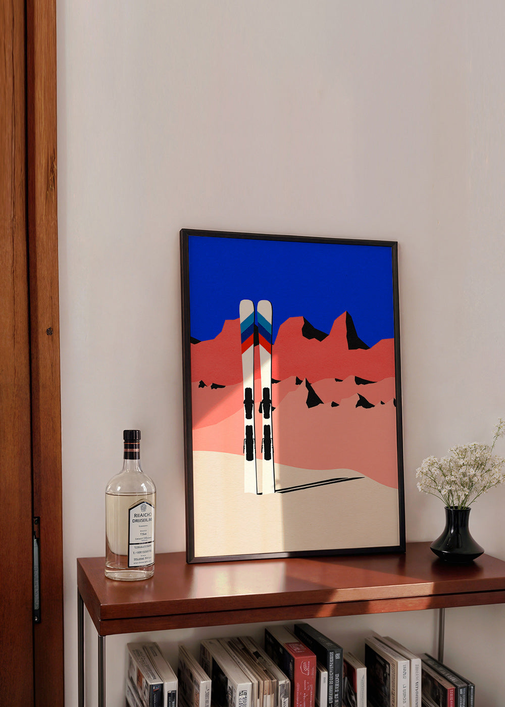 Sportkonst med skidor framför geometriskt bergslandskap – Product2