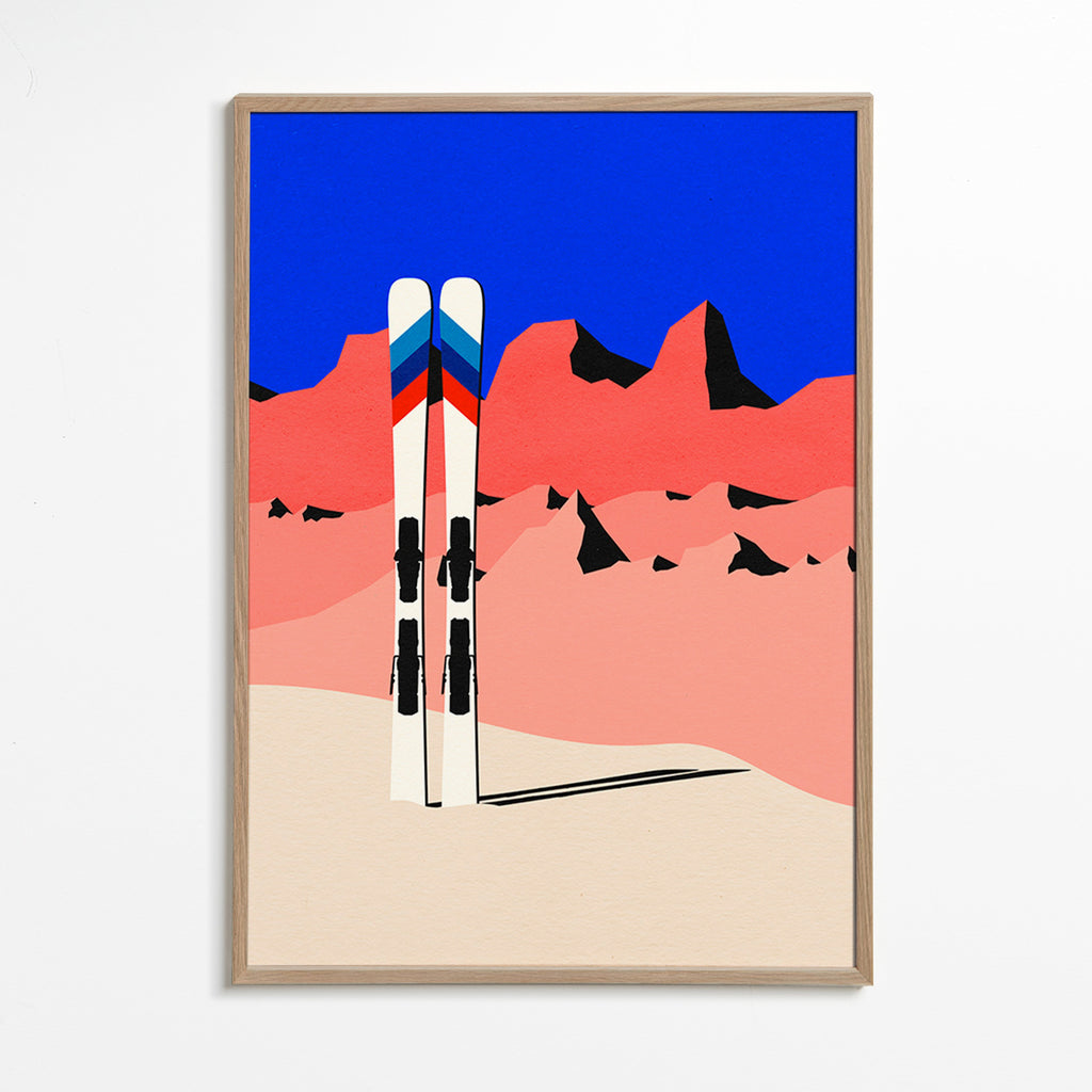 Sportkonst med skidor framför geometriskt bergslandskap – Oak Frame