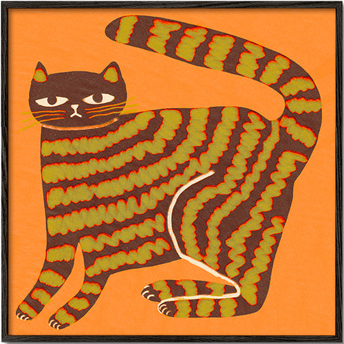 Konst: randig katt mot orange bakgrund – Black Frame