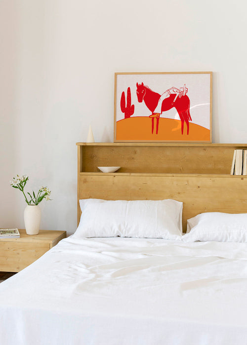 Poster cowgirl vilar på röd häst – Product1