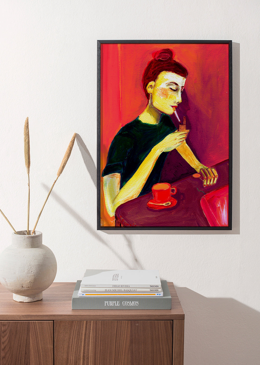 Illustration av kvinna som röker med röd kopp – Product2