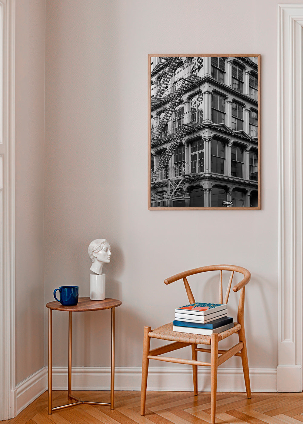 Fotografi av stadshörn med brandstege – Product1