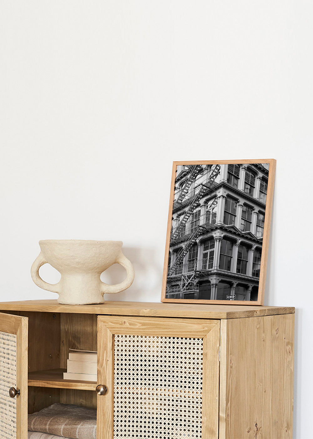 Fotografi av stadshörn med brandstege – Product2