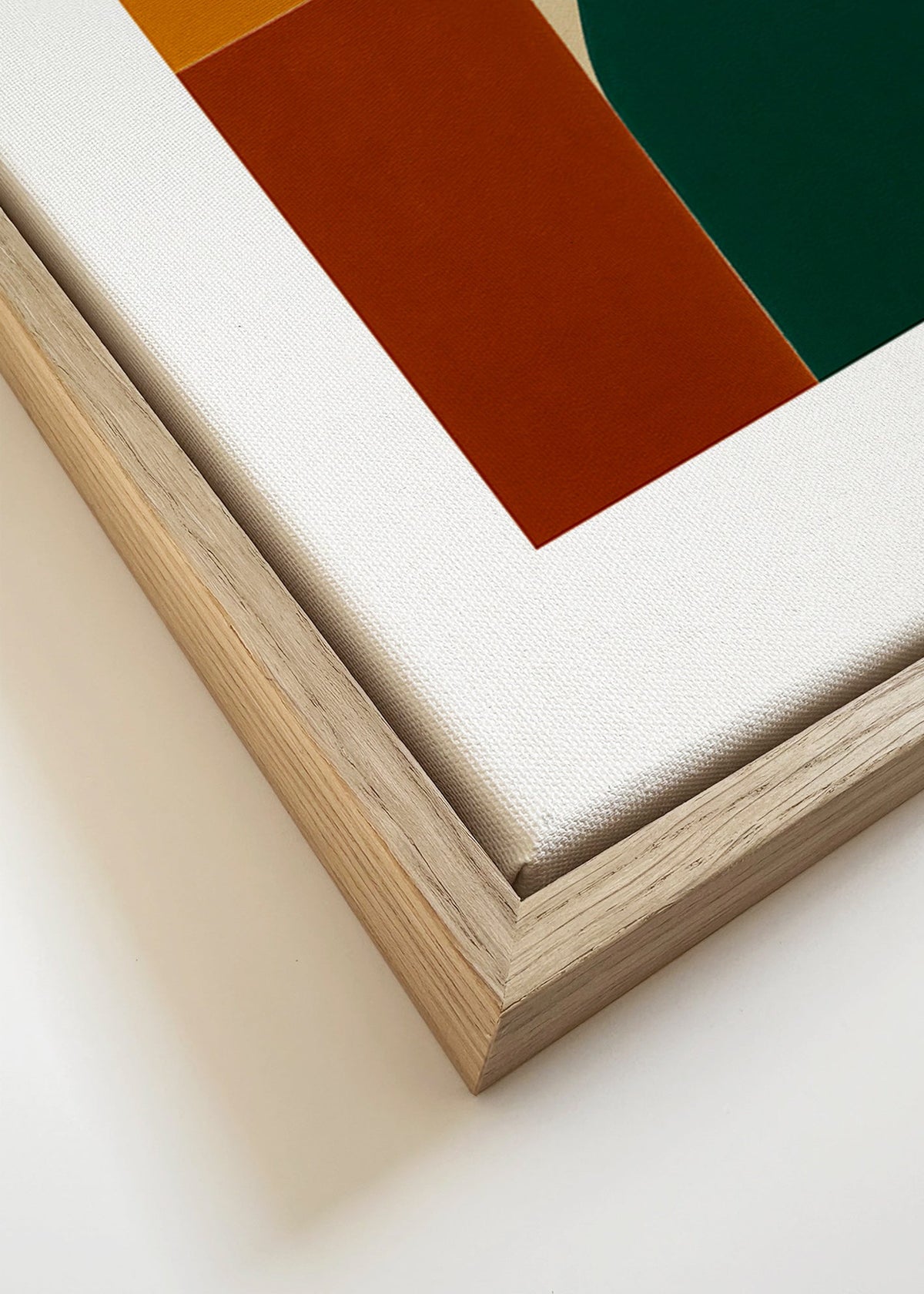Geometrisk tavla med grön båge och ockra ytor – Canvas detail