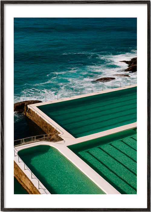 Landskapskonst med pooler vid havet – Black Frame