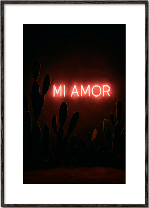 Fotografi: neonskylt 'Mi Amor' med kaktusar – Black Frame