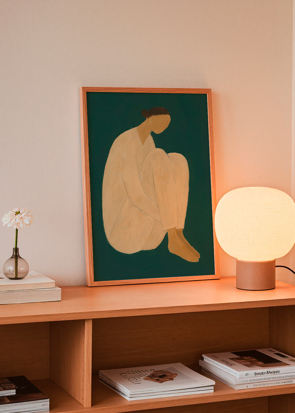 Minimalistisk tavla med sittande figur på grön bakgrund – Product3