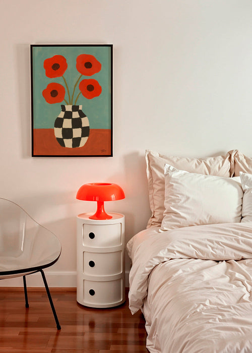 Botanisk poster med vallmo i schackmönstrad vas – Product1