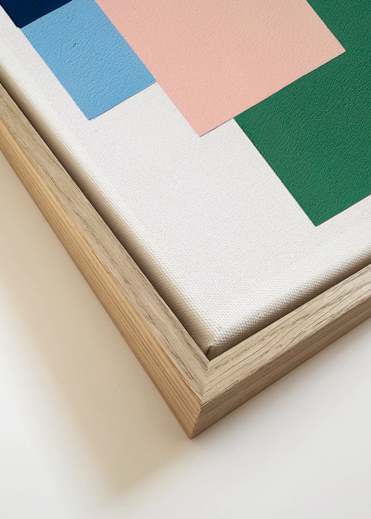 Geometrisk tavla med överlappande färgblock – Canvas detail