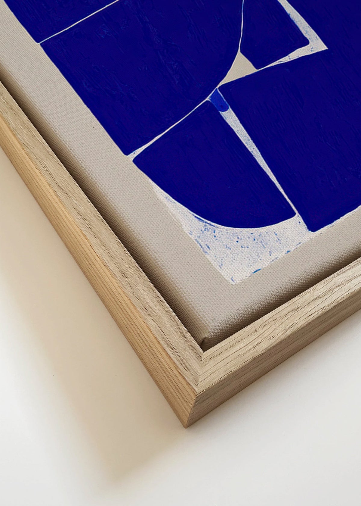Abstrakt blåt verk med organiska block – Canvas detail