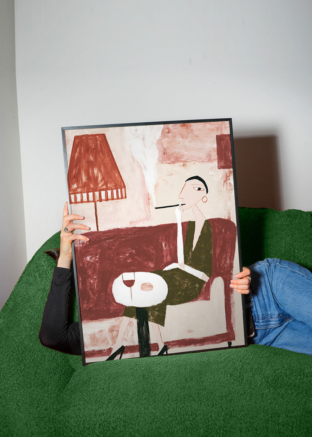 Kökskonst med sittande figur och vin