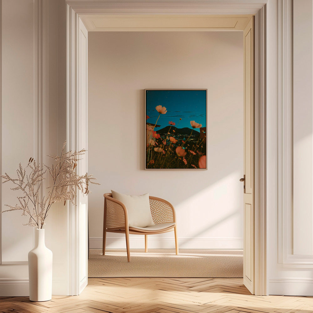 Botanisk poster vilda blommor över stad i skymning