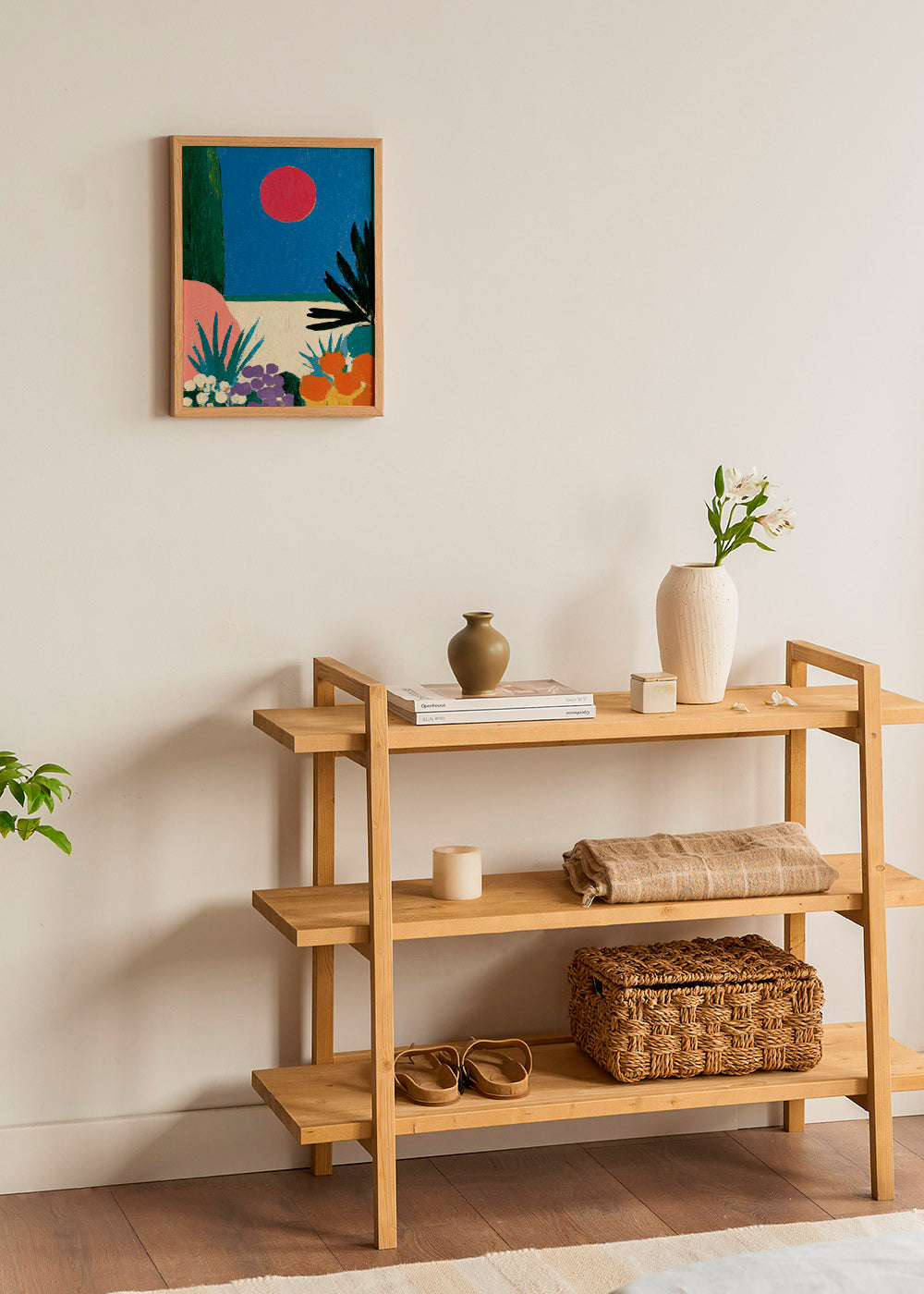 Botanisk poster med röd måne och stiliserad trädgård