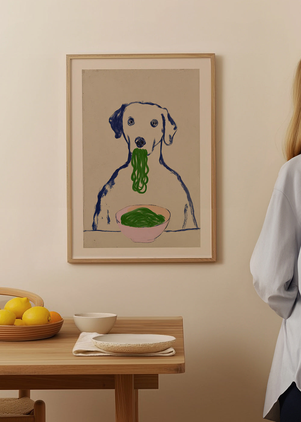Kökskonst: hund som äter nudlar