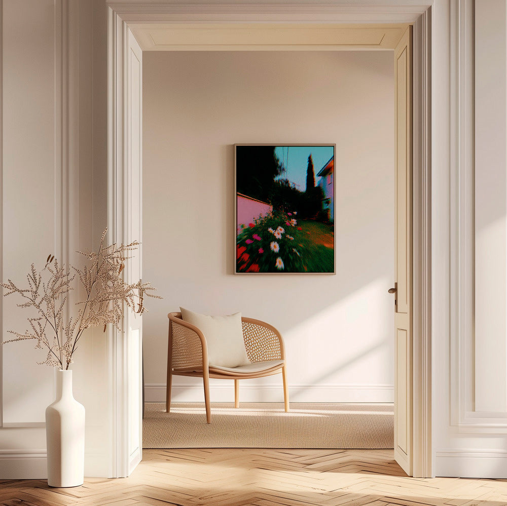 Botanisk poster med oskarpt trädgårdsmotiv och prästkragar