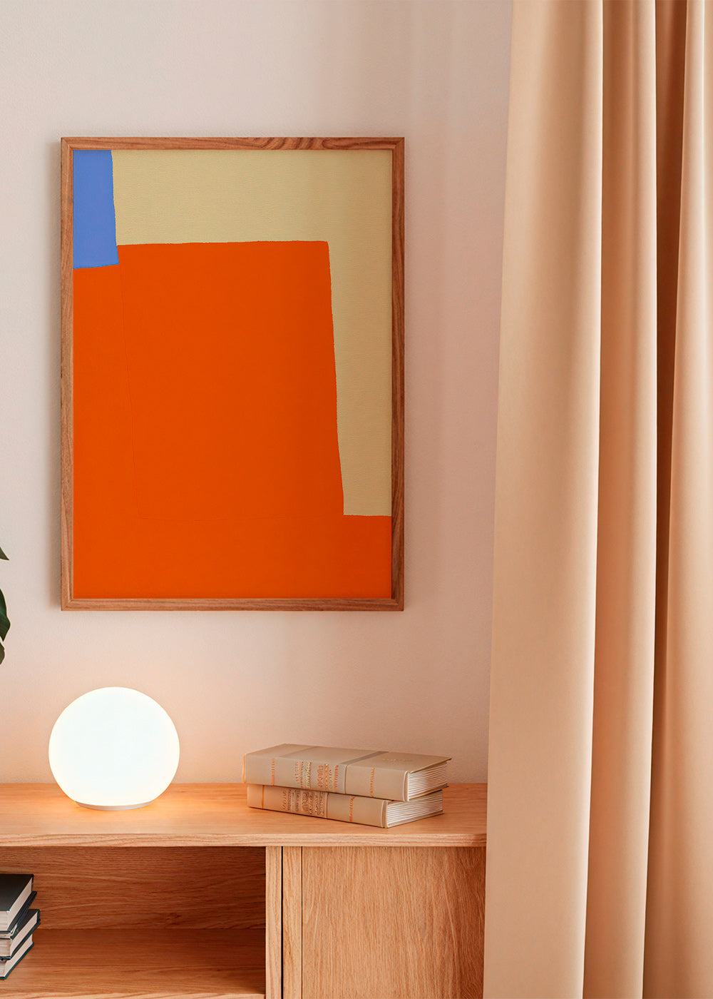 Abstrakt konstverk med orange block