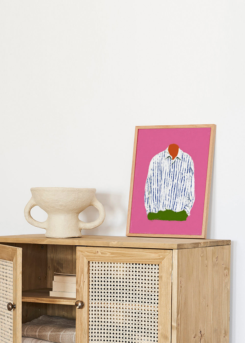 Illustration randig skjorta på rosa bakgrund