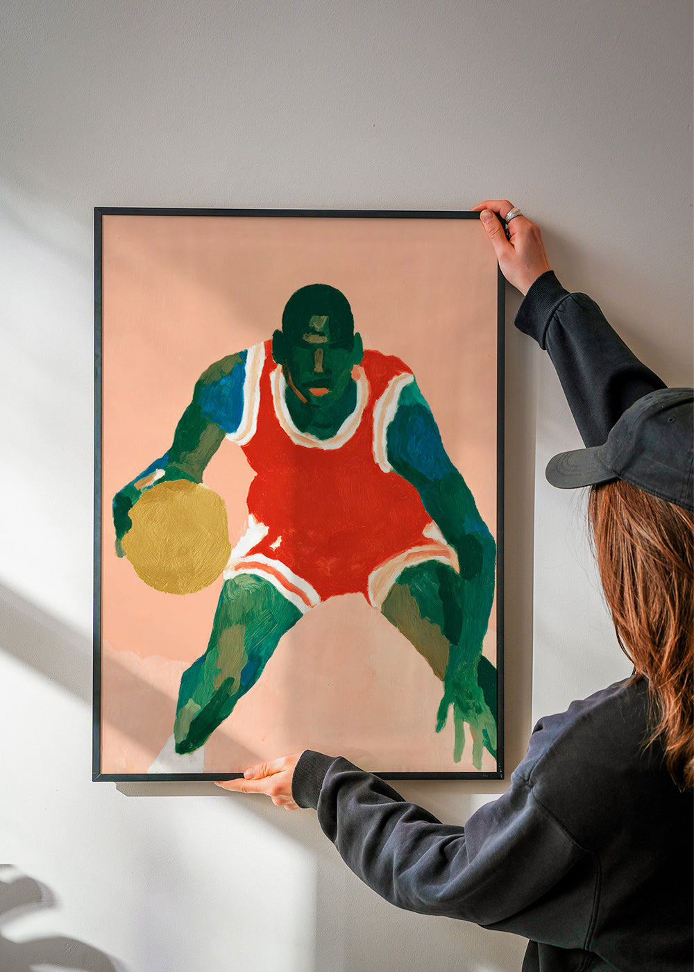 Sportkonst: basketspelare i rörelse