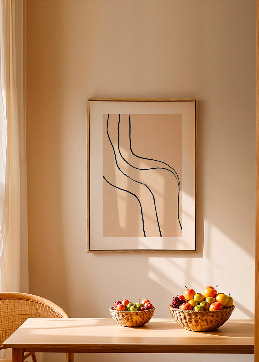 Minimalistisk tavla med flytande linjer på beige