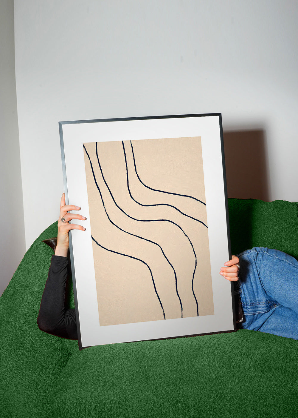 Minimalistisk tavla med organiska linjer beige