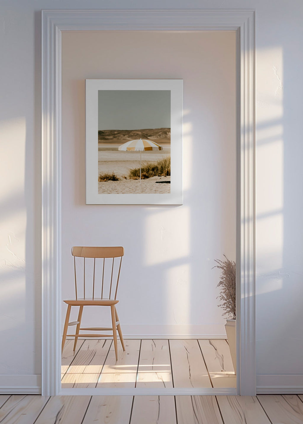 Landskapskonst med randigt strandparaply