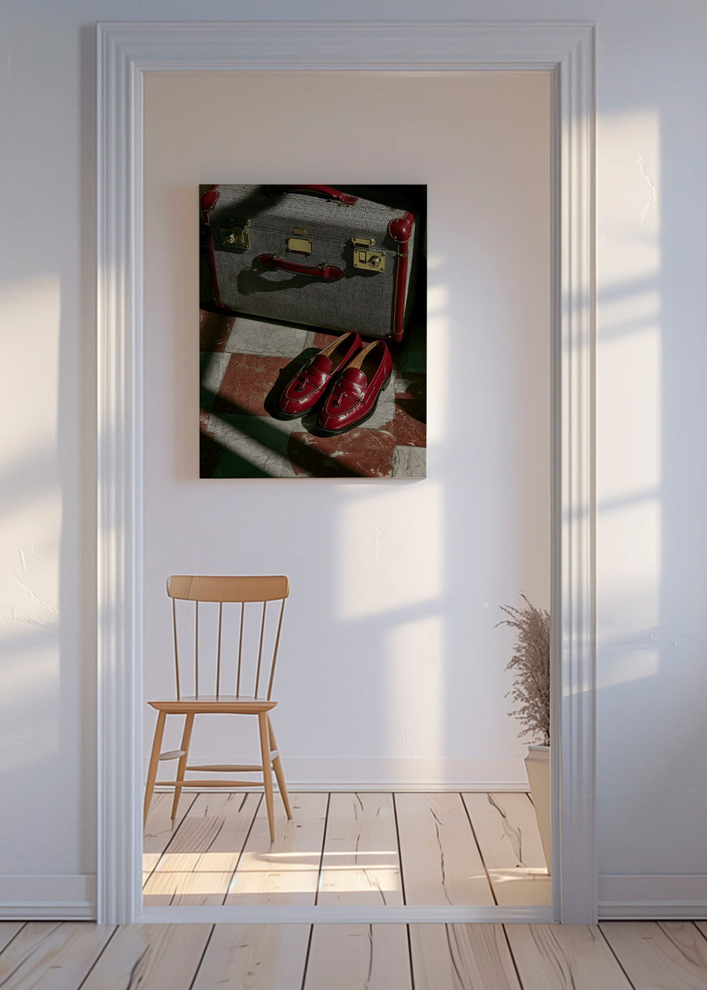 Resefotografi med vintage-resväska och röda loafers