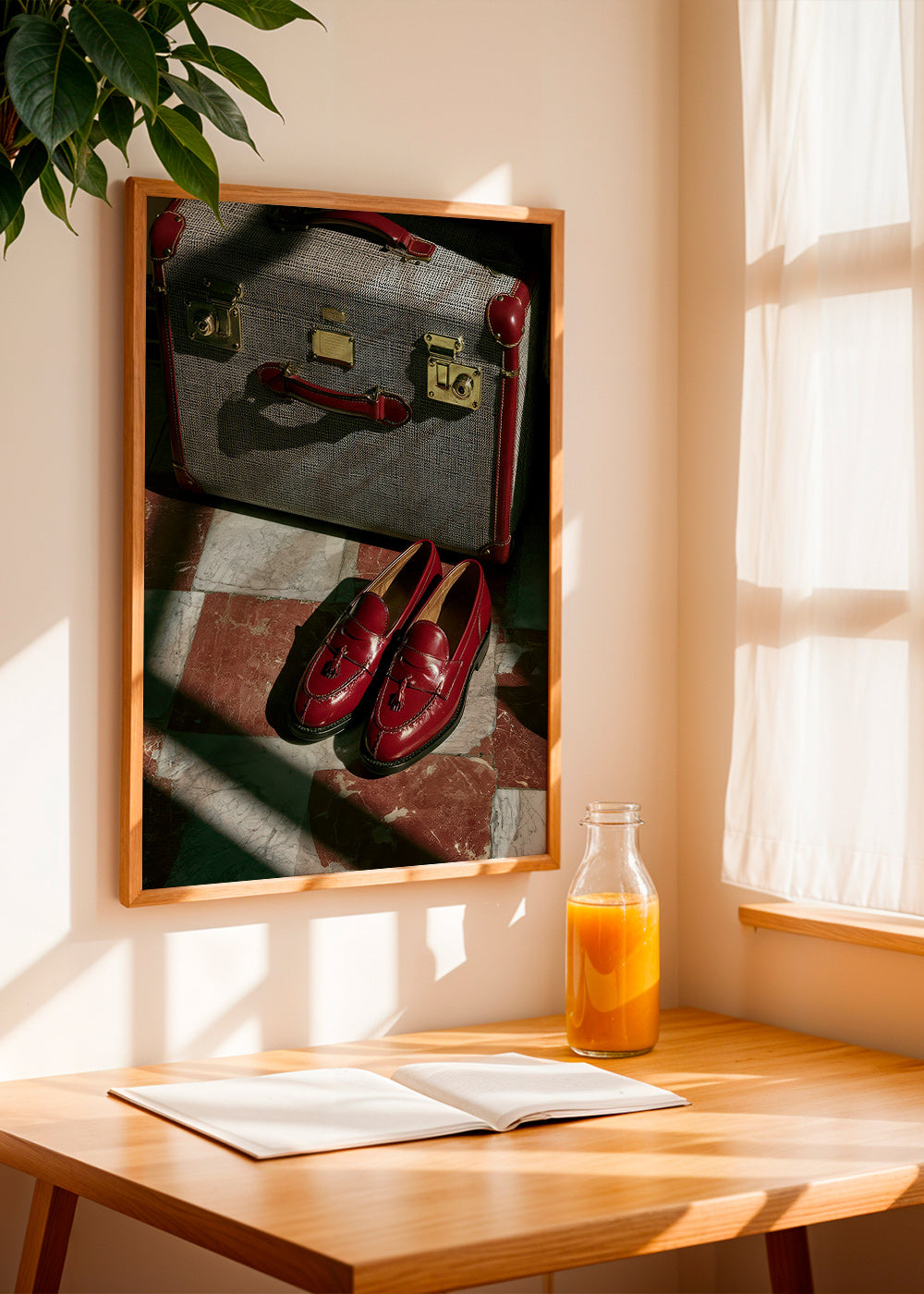 Resefotografi med vintage-resväska och röda loafers