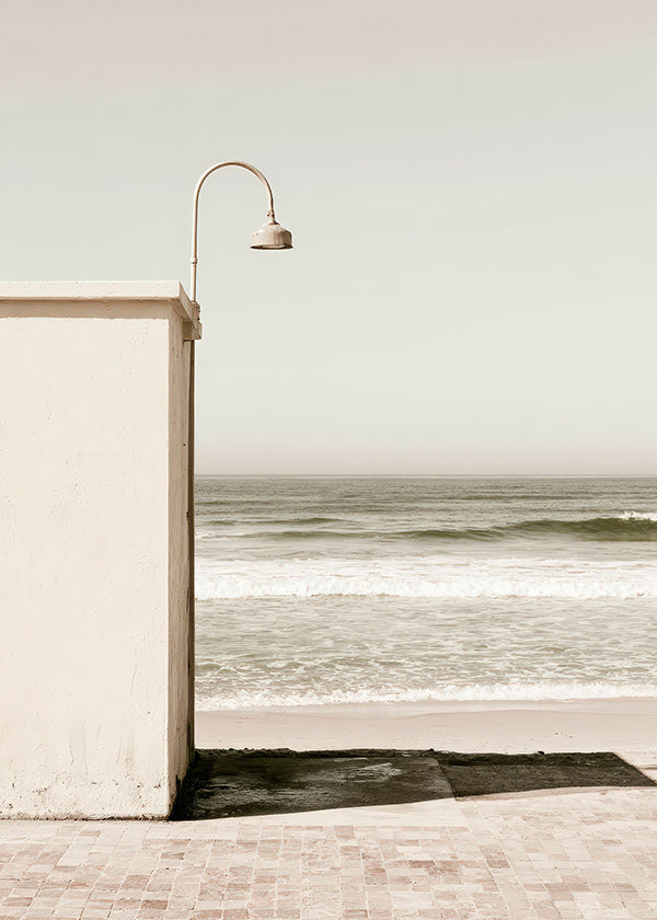 Landskapskonst strand med vägglampa