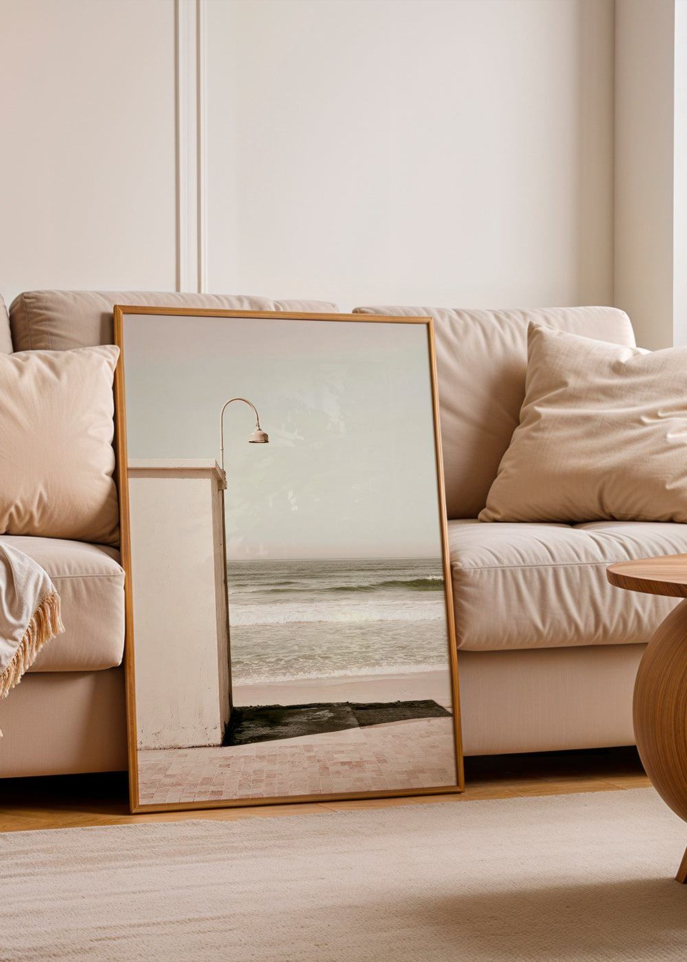 Landskapskonst strand med vägglampa