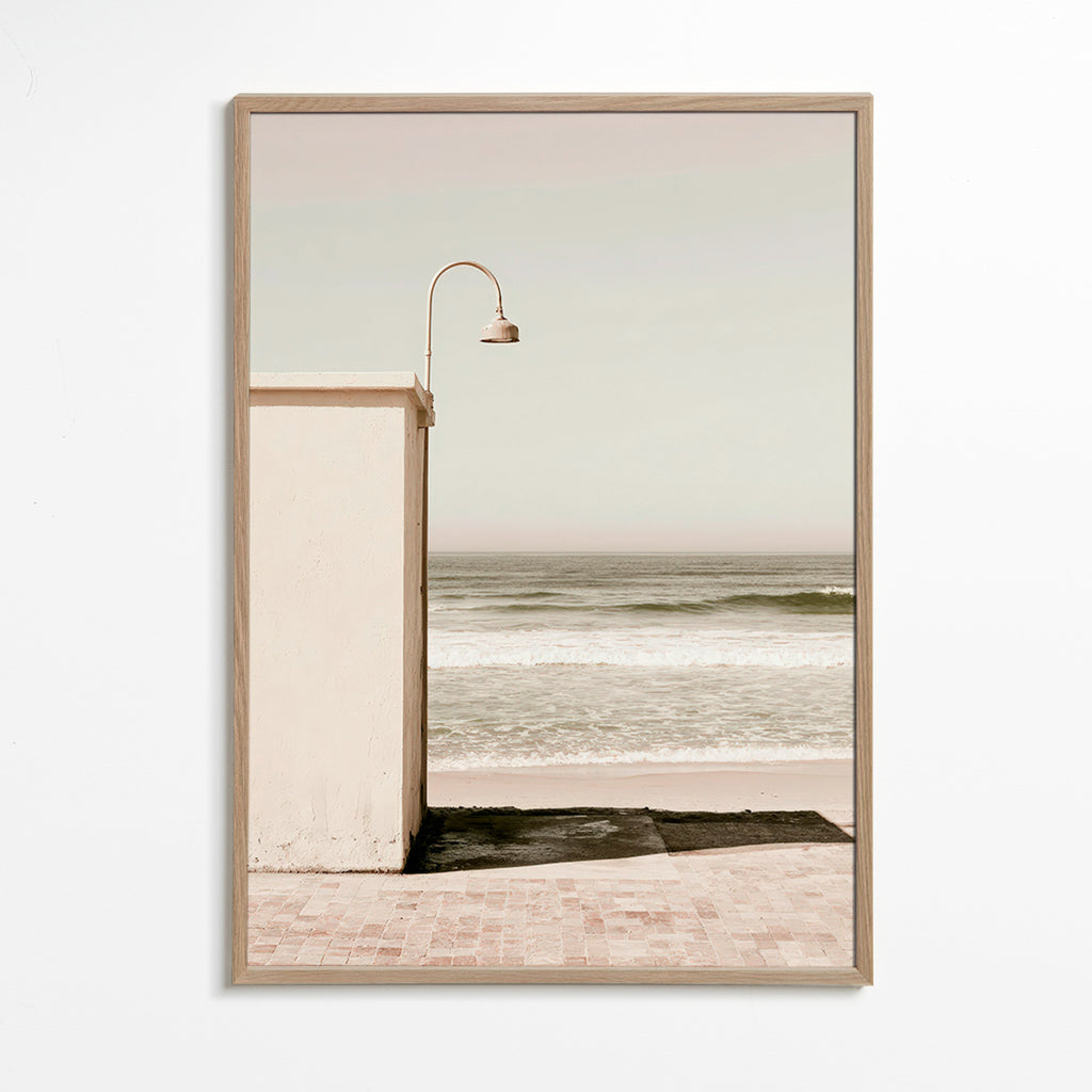 Landskapskonst strand med vägglampa