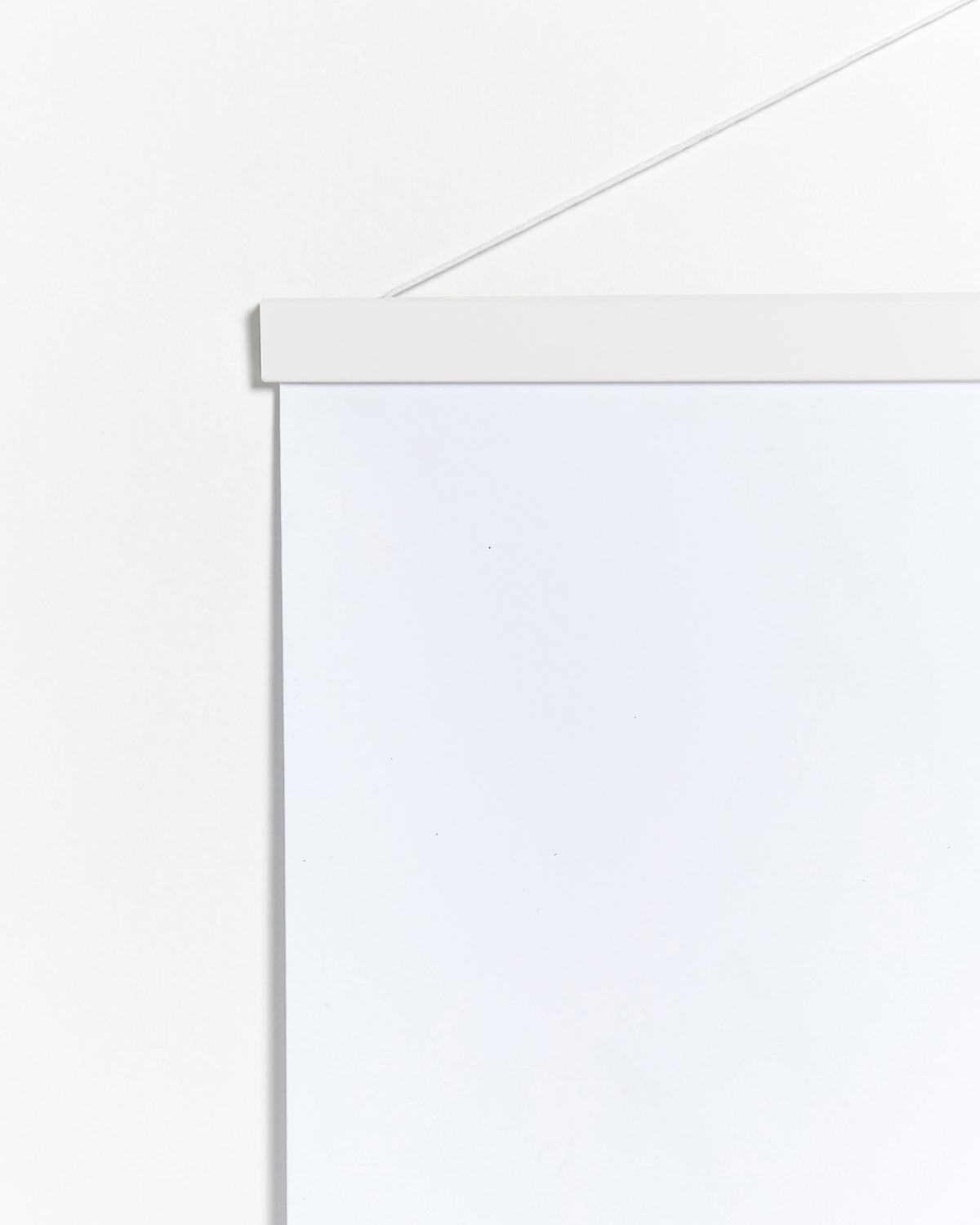 Colgador para póster de 70cm de madera y color blanco